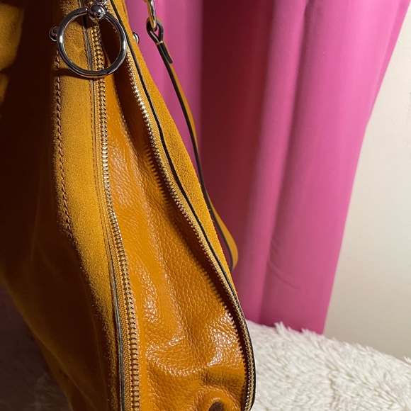 Stunning, yellow mustard suede and leather hobo bag - Picture 6 of 16